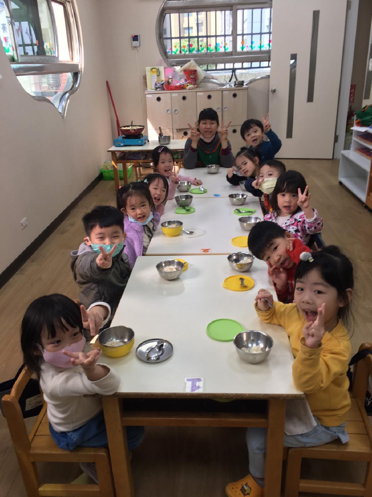 圍爐吃火鍋囉